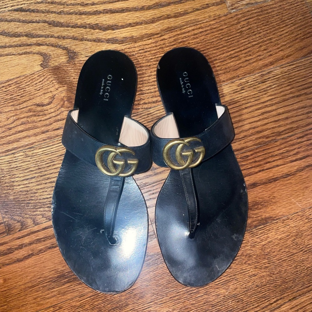Gucci flip flops